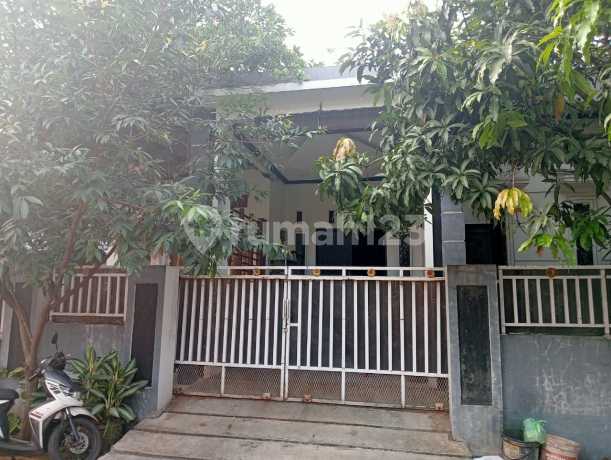 Rumah 2 Lantai Posisi Hook Dekat Masjid di Villa Mutiara Serpong