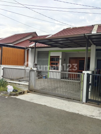 Derwati Mas Estate House, Bandung Municipality, Near Summarecon Bandung, Certificate of Ownership, Semi-Furnished Derwati Mas Estate House, Bandung Municipality, Near Summarecon Bandung, Certificate of Ownership, Semi-Furnished