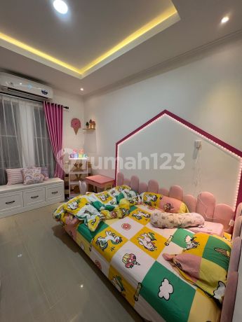 Dijual Rumah 3 Lantai Desain Interior Bagus Di Lippo Village Mentawai Cluster Taman Singosari