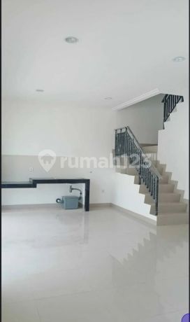 Dijual cepat Rumah 2 lantai Pik 2 cluster Cleveland Dijual cepat Rumah 2 lantai Pik 2 cluster Cleveland