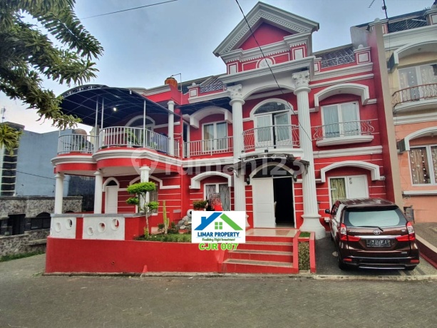 2-Story House, Spacious and Serene, Fully Furnished in Cipanas, Puncak