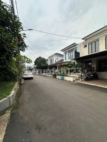2-Story Minimalist House In Kebun Raya Residence