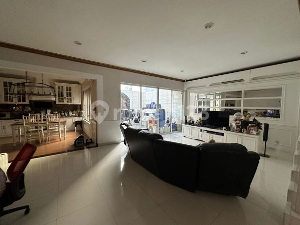 Best Deal! Premium Residential House for Sale in Palm Spring Cluster, 240 M2 - Jakarta Garden City, Cakung 028