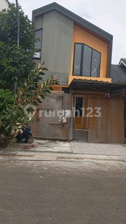 Rumah Baru 2 Lantai dengan 5 Kamar Tidur Rumah Baru 2 Lantai dengan 5 Kamar Tidur