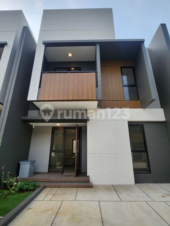 Rumah 2Lt Cluster di Summarecon Crown Gading, Harapan Indah 007