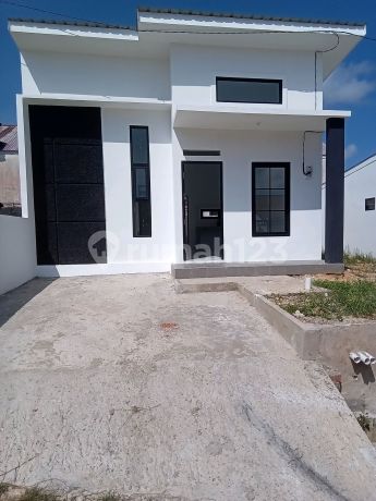 FREE Notary Fees, House, Single Story, Freehold Title, Near Port Access, FREE Sale and Purchase Agreement Fees. FREE Notary Fees, House, Single Story, Freehold Title, Near Port Access, FREE Sale and Purchase Agreement Fees.