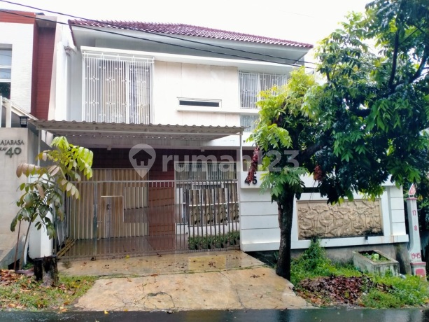 FOR SALE HOUSE ON PERMATA SEMERU STREET
