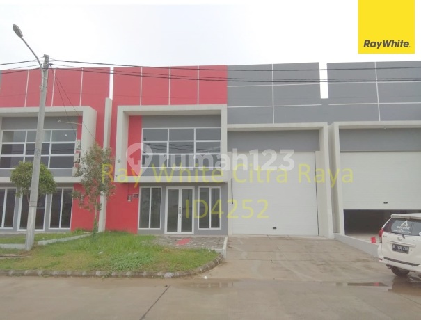 Gudang Siap Usaha ada Office di Pergudangan Bizpoint Cikupa