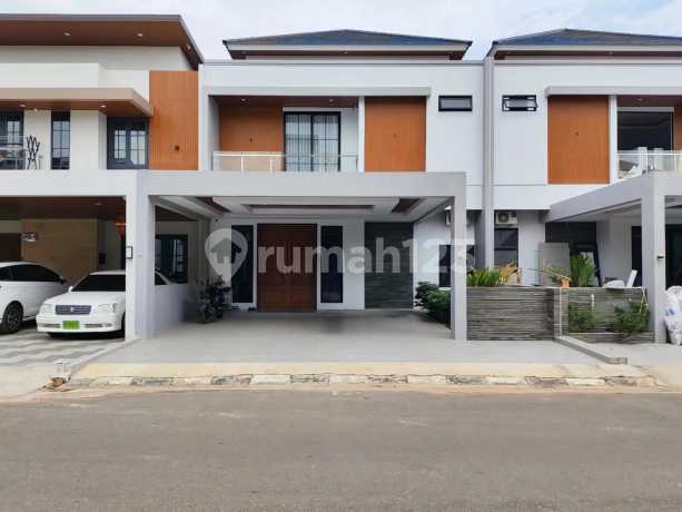 DIJUAL Rumah 2Lantai Cantik Siap Huni, Semi Furnish, Beverly Park Batam Center.