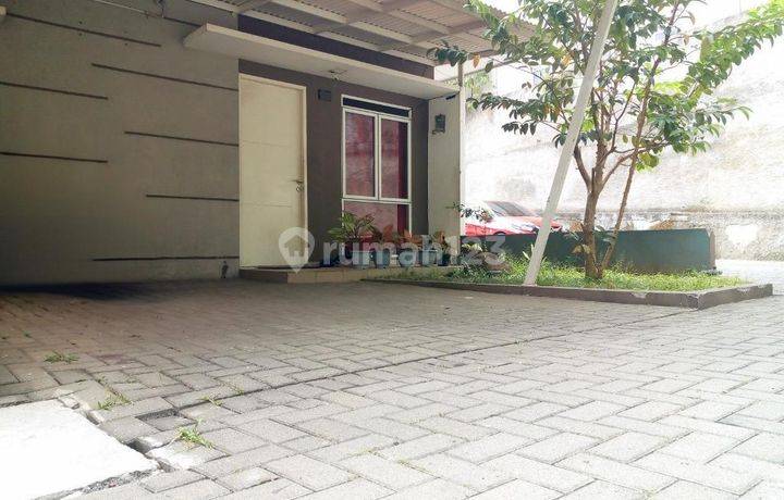 RUMAH LINGKUNGAN NYAMAN DI TAMAN AKASIA PADALARANG BANDUNG. LOKASI DEKAT PINTU TOL PADALARANG DAN STASIUN KERETA CEPAT.