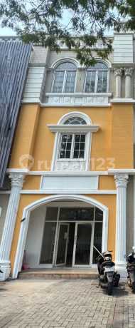 For Sale 4.5 Billion IDR Shop House, 3 Floors, Bolsena Gading Serpong. For Sale 4.5 Billion IDR Shop House, 3 Floors, Bolsena Gading Serpong.