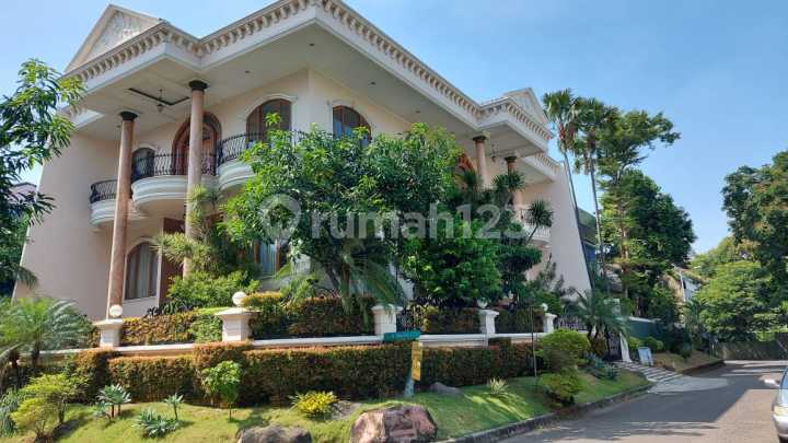 Ancol, Beautiful and Luxurious 425 M 3-Story House Fully Furnished