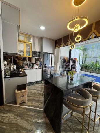 Rumah Ada Kolam Renang di Cluster Lavesh Harapan Indah Rumah Ada Kolam Renang di Cluster Lavesh Harapan Indah