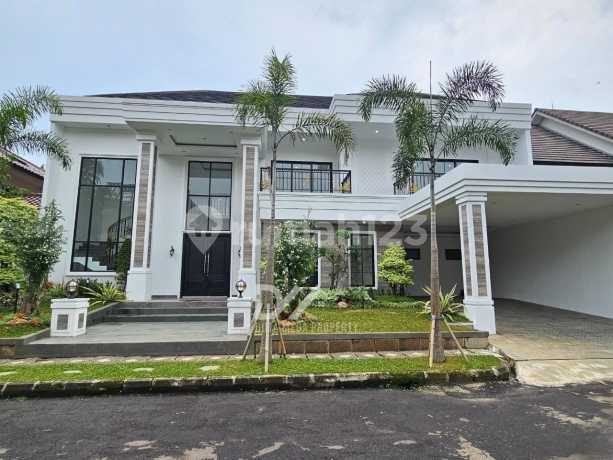 Luxury House with Swimming Pool - Bintaro Sector 6, South Tangerang