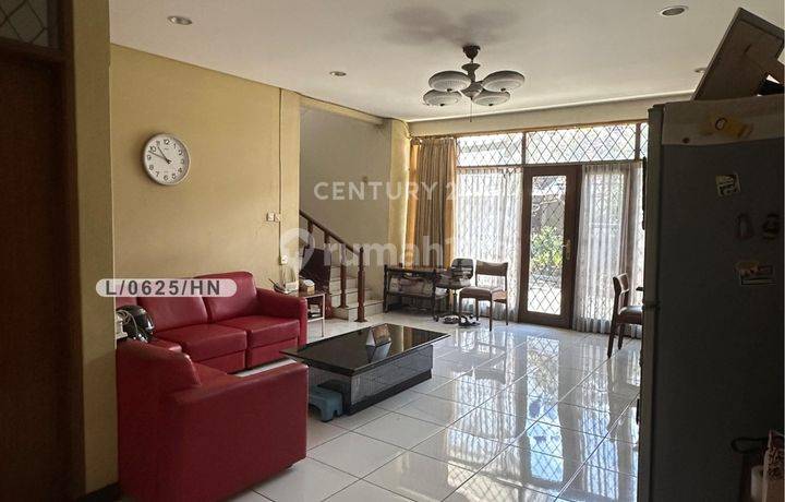 Rumah Bagus 2 Lantai Hadap Timur Di Komplek Tulip Permai Bandung