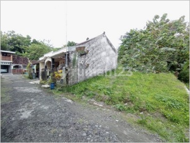 200 Jutaan; Tanah Balecatur Dekat Pasar Gamping