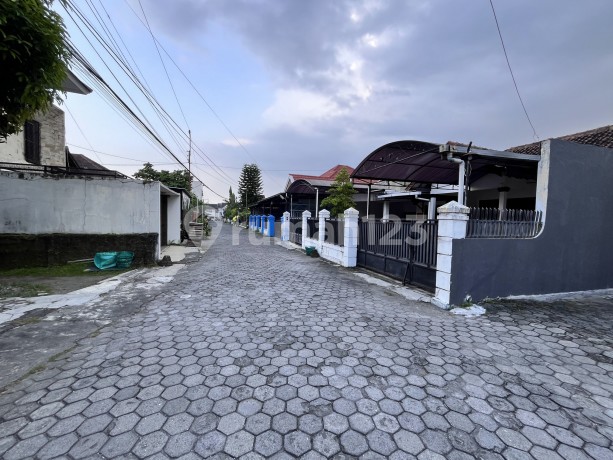 Luas 260: Tanah Plemburan; Dekat UGM Pogung