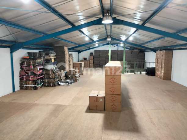 For Sale Quick 3-Story Warehouse Located in Central Cakung, Ready to Use, Already Equipped with Elevator, Already Has Canopy***fem