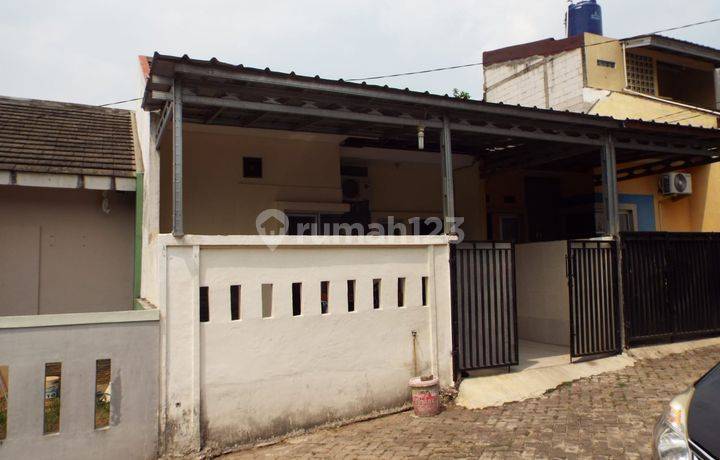 Dijual Rumah Dalam Komplek Green Lake Village, Pamulang