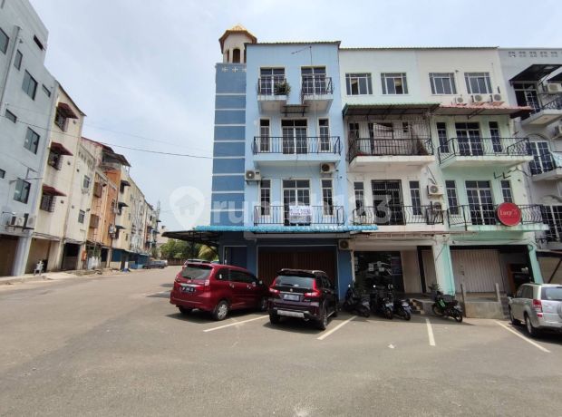 For Sale 4-Story Hook Shop House in Palm Spring, Batam Center