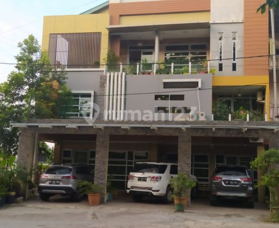 Dijual Cepat Rumah 3 Lantai di Tiban Koperasi Dijual Cepat Rumah 3 Lantai di Tiban Koperasi