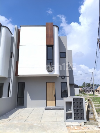 Dijual Rumah Hook 2 Lantai Di Summercoast, Tiban