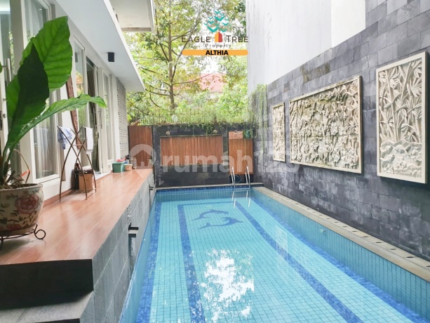 Hot Sale Rumah Bagus Posisi Hoek Ada Kolam Renang Pribadi di Bsd