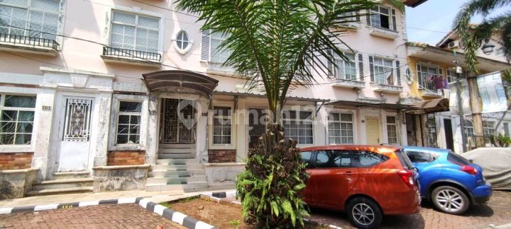 Rumah HGB di Taman Elok Lippo Butuh Minim Renovasi Rumah HGB di Taman Elok Lippo Butuh Minim Renovasi