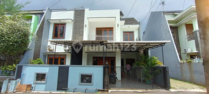 Rumah Dijual 2 Lantai Dekat ke Sts LRT Jt Cempaka!