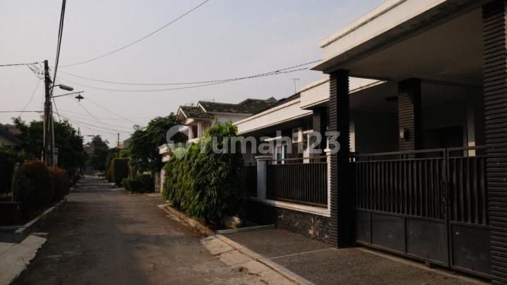 For Sale House in Jt Waringin Asri Ready to Occupy Flood-Free Well-Maintained Building