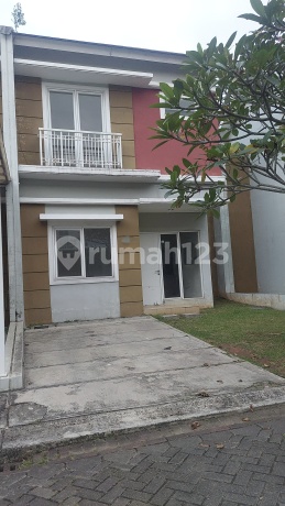 For Sale 2-Story House in a Scenic Environment at Serpong Lagoon (Hn)