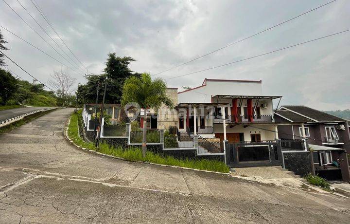 Rumah Luas Terawat di Bentang Padalarang Regency dekat KBP
