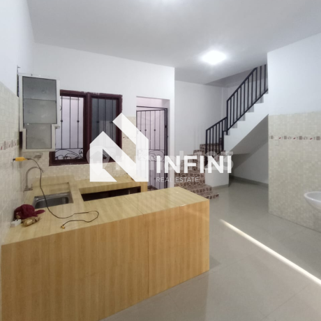 Rumah 3 Lantai Siap Huni di Batam Center - Lokasi Strategis, Harga Nego!