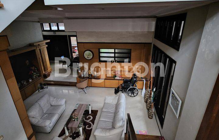 RUMAH CANTIK MEWAH FULL FURNISHED 2 LANTAI SIAP HUNI DI PONDOK SURYA INDAH SAMARINDA