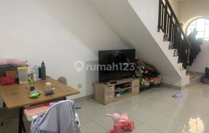 Rumah Bagus Semi Furnished SHM Green Lake City, Jakarta Barat