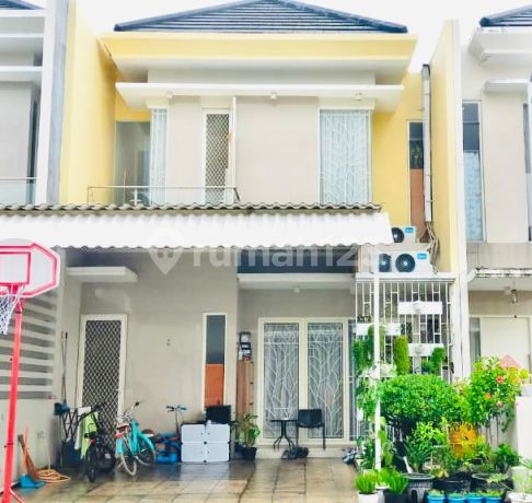 Rumah Asri 2 Lantai di Cluster de Victory Darmo Satelit Surabaya.