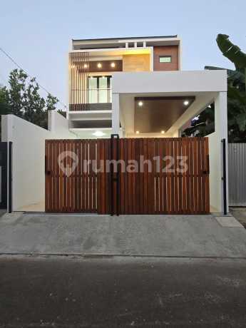 New House With 2 Carports in Duren Sawit Complex, East Jakarta New House With 2 Carports in Duren Sawit Complex, East Jakarta