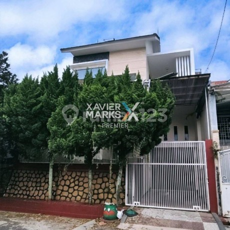 Dijual Rumah Premium 2Lt Full Furnish Kondisi Terawat dan Free Mobil Honda Civic Siap Huni Lingkungan Aman Keamanan 24 Jam One Gate System Lokasi Strategis Tengah Kota dan Dikelilingi Banyak Kampus Ternama di Villa Bukit Tidar Malang Kota G931 Dijual Rumah Premium 2Lt Full Furnish Kondisi Terawat dan Free Mobil Honda Civic Siap Huni Lingkungan Aman Keamanan 24 Jam One Gate System Lokasi Strategis Tengah Kota dan Dikelilingi Banyak Kampus Ternama di Villa Bukit Tidar Malang Kota G931