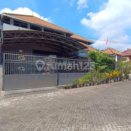For Sale Luxurious 2-Story Hook House Fully Furnished, Very Well-Maintained Condition, Includes Drying Area, Ready to Occupy, Fresh Air, Views of Mount Arjuna, Comfortable and Peaceful Vibes, Strategic Location Near Toll Gate and Other Public Facilities in Lawang, View Singosari Malang H729 For Sale Luxurious 2-Story Hook House Fully Furnished, Very Well-Maintained Condition, Includes Drying Area, Ready to Occupy, Fresh Air, Views of Mount Arjuna, Comfortable and Peaceful Vibes, Strategic Location Near Toll Gate and Other Public Facilities in Lawang, View Singosari Malang H729