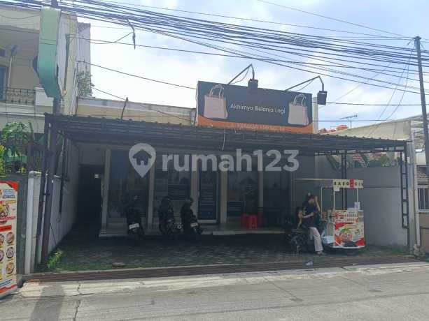 Ready-to-occupy house suitable for business in Parakan Asri, located near Batununggal, rarely available. Ready-to-occupy house suitable for business in Parakan Asri, located near Batununggal, rarely available.