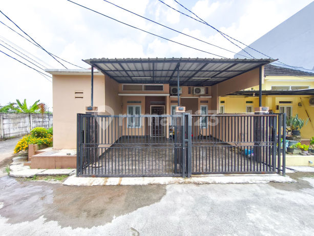 3 Bedroom House 15 Minutes to Karawaci Toll Gate SHM East Facing J47049