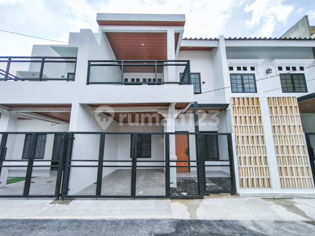 Dream 2-Story House 15 Minutes to Bojong Gede Station East Facing J39679 Dream 2-Story House 15 Minutes to Bojong Gede Station East Facing J39679