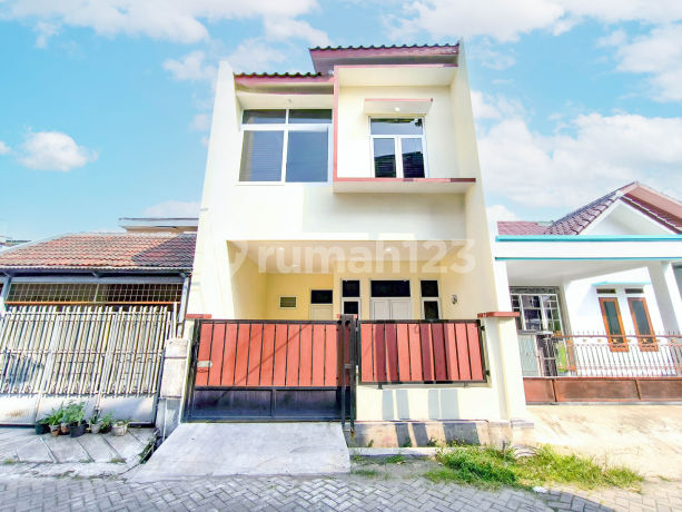 Beautiful 2-Story House Strategically Located 10 Minutes to Buaran Indah 1 Toll Gate J-32353 Beautiful 2-Story House Strategically Located 10 Minutes to Buaran Indah 1 Toll Gate J-32353