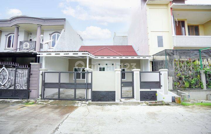 Rumah SHM 1 Lantai 10 Menit ke Pintu Tol Marga Jaya 2 Hadap Utara J24522