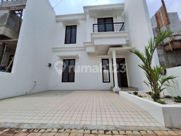 Classic White House Mewah Murah Di Jl Ratna Dkt Lrt & Tol Jatibening 
