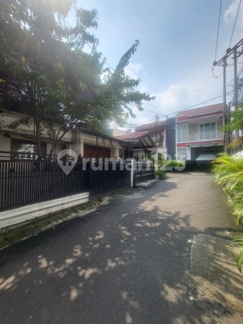 Rumah Asri 2lt Dlm Komplek Bapem Di Kebayoran Lama Dkt Permata Hijau 