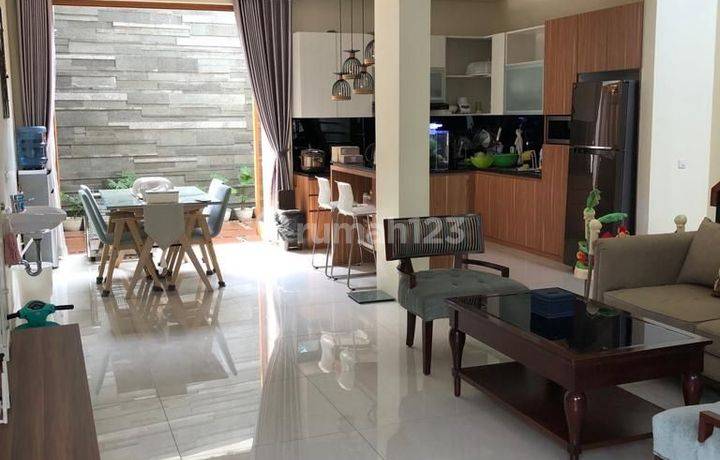 Dijual rumah di Maltra residence