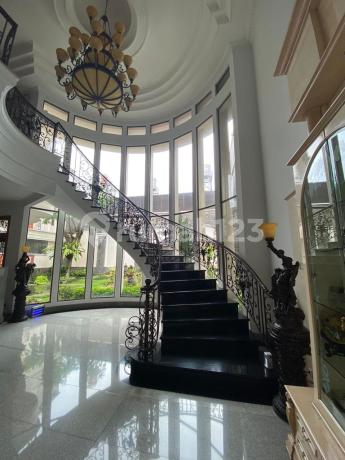 Well-Maintained Good Classic Modern House in Batununggal Well-Maintained Good Classic Modern House in Batununggal