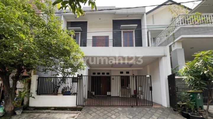 Rumah Rapi Siap Huni Di Taman Century Pekayon Jaya Bekasi Selatan Rumah Rapi Siap Huni Di Taman Century Pekayon Jaya Bekasi Selatan