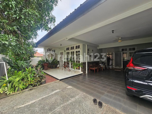 Rumah Hook Cantik Halaman Luas Komplek Mega Cinere Wajib Disurvey